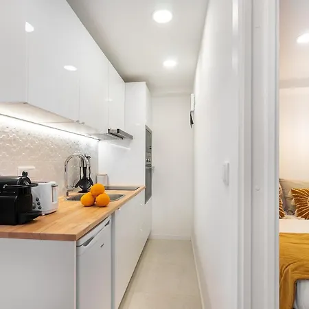 Whome Alfama 1-bed W/ac Great Location To Explore Лиссабон