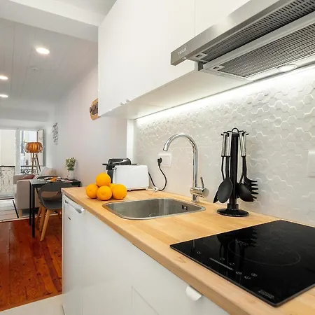 Whome Alfama 1-bed W/ac Great Location To Explore Apartmán